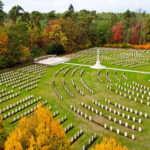 Südwestfriedhof-Herbst-Soldatengraeber