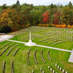 Südwestfriedhof-Herbst-Soldatengraeber