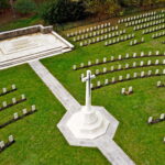 Südwestfriedhof-Herbst-Soldatengraeber